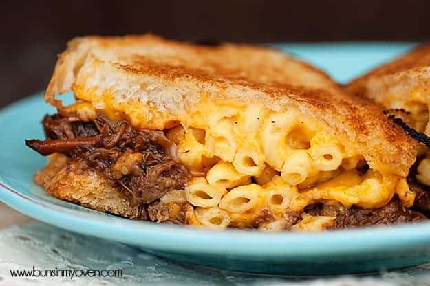 barbecue-mac-grilled-cheese-recipe-3.jpg