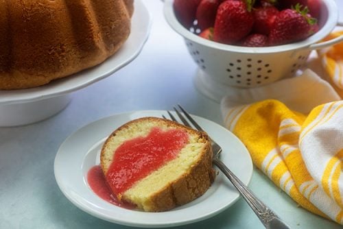 pound cake serving with ingredients