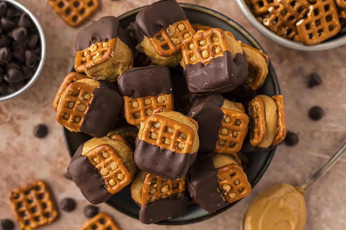 Peanut Butter Pretzel Bites