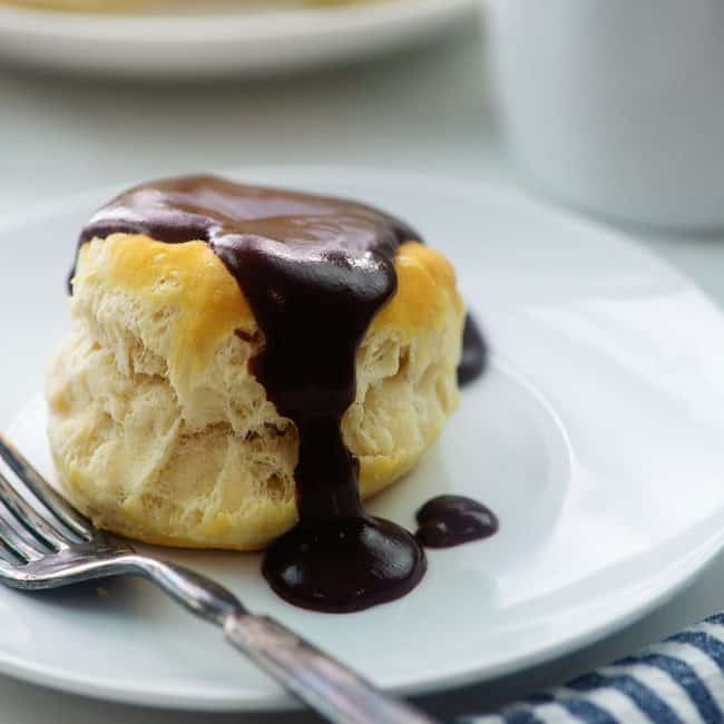 Hearty Biscuit and Gravy Casserole Buns In My Oven