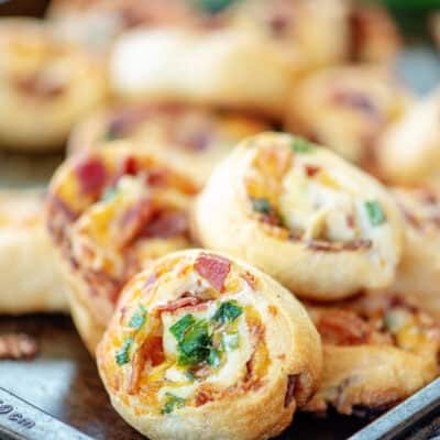 bacon pinwheel recipe on sheet pan.