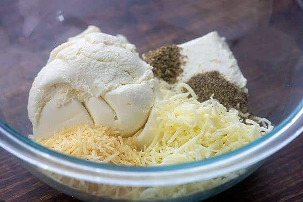 filling for cheese manicotti in glass bowl