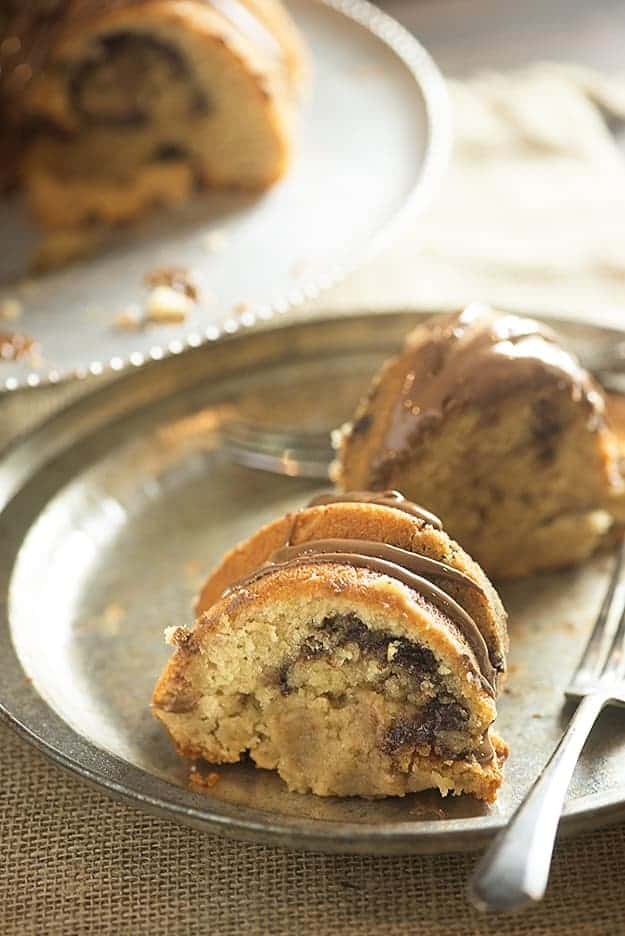 This banana pound cake is loaded with peanut butter and Nutella! 