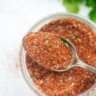 dry rub for chicken on spoon in mason jar