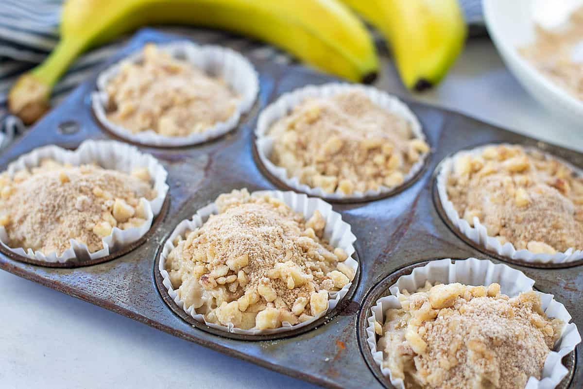 muffins with crumb topping.