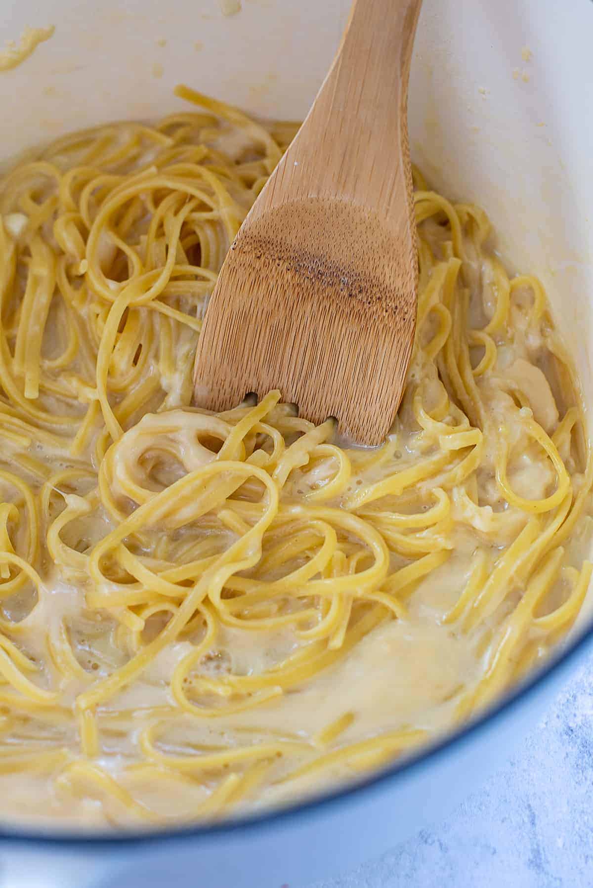 pasta in pot.