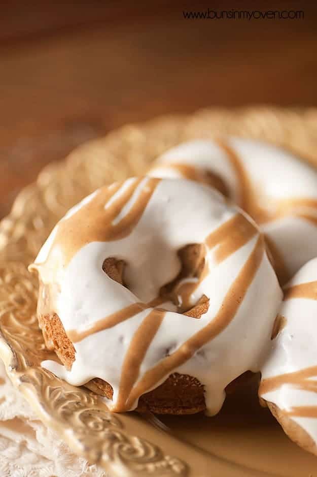 Fluffernutter Donut Recipe - baked peanut butter donuts with a gooey, messy marshmallow glaze! 