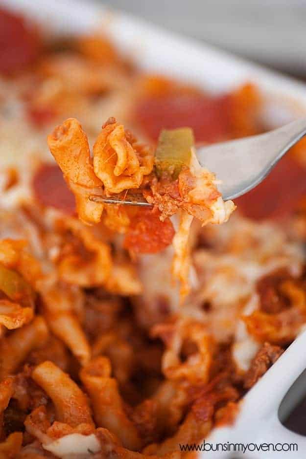 A new take on pizza night! This pizza pasta bake is one that your whole family will love!