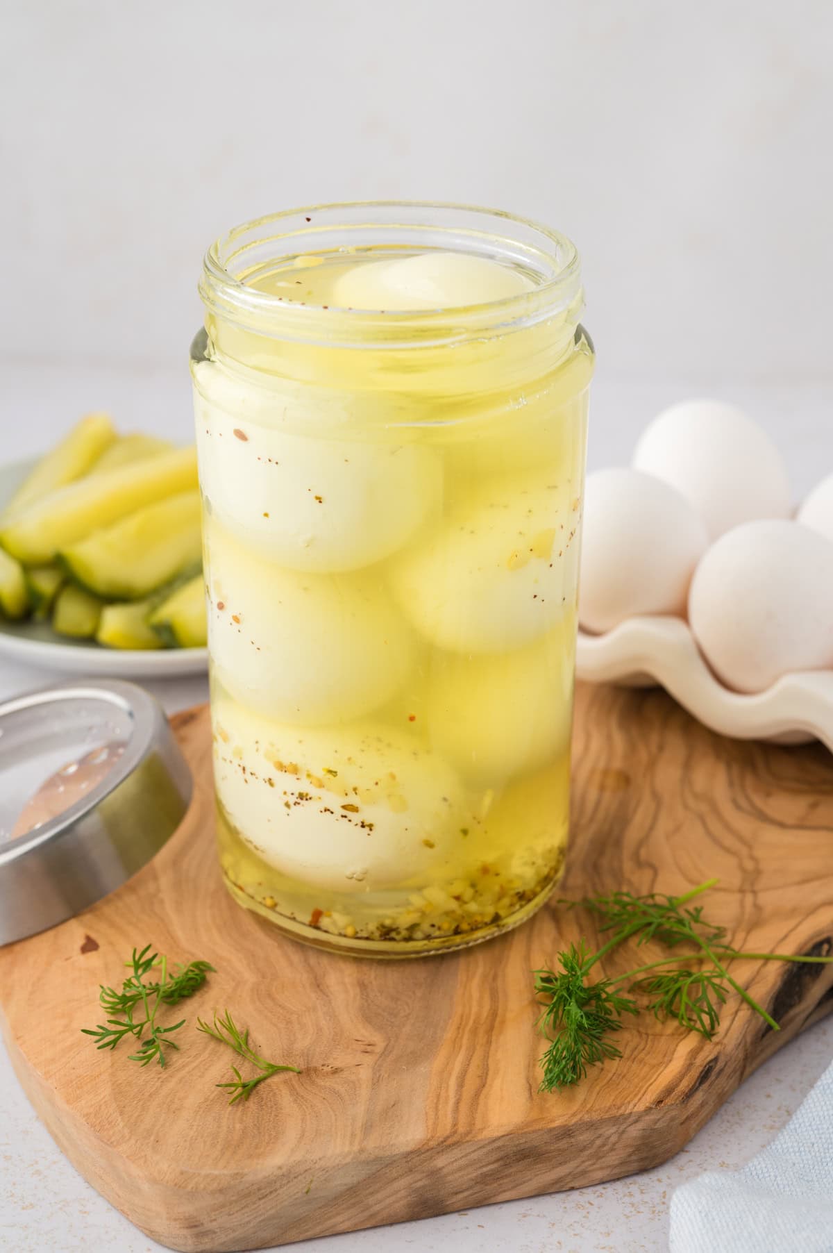 How to easily make pickled eggs with just two ingredients!