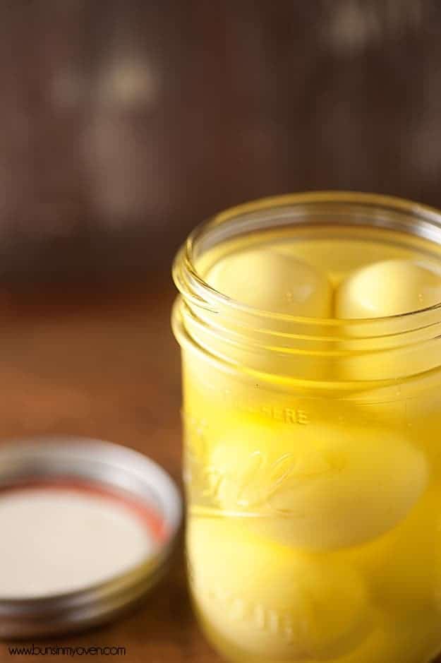 How to easily make pickled eggs with just two ingredients!