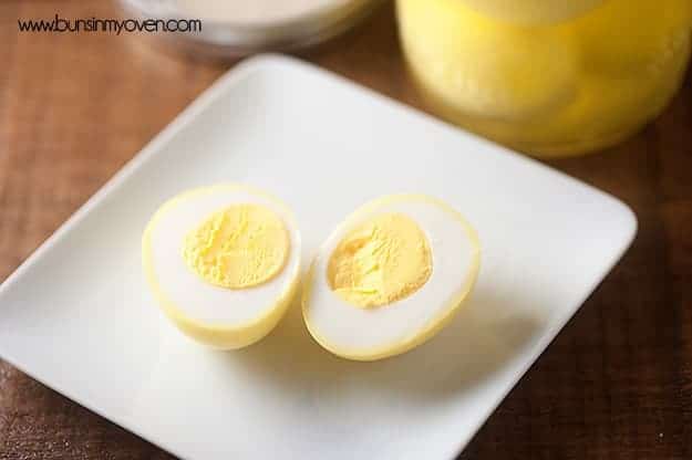 How to easily make pickled eggs with just two ingredients!