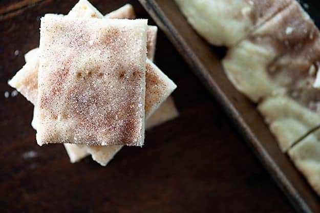 receta de barras de pan corto de azúcar y canela