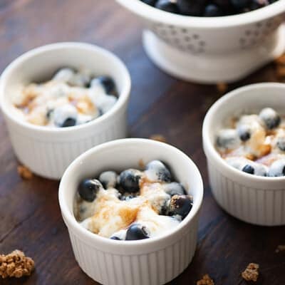 Blueberry Granola Gratin - a healthy dessert or snack that is ready in less than 5 minutes!