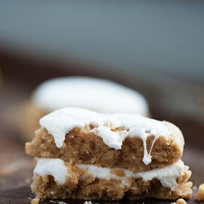 Two stacked up fluffernutter cookies.