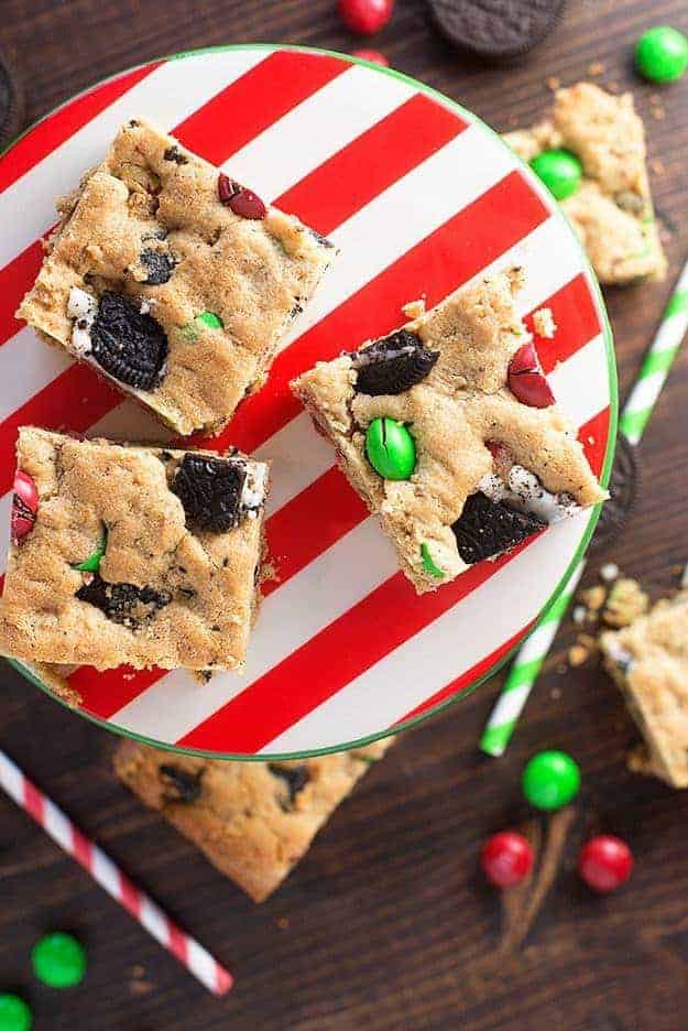 These easy Christmas cookies are loaded with peanut butter, Oreo cookies, and peanut butter m&m candies! Perfect holiday dessert! 