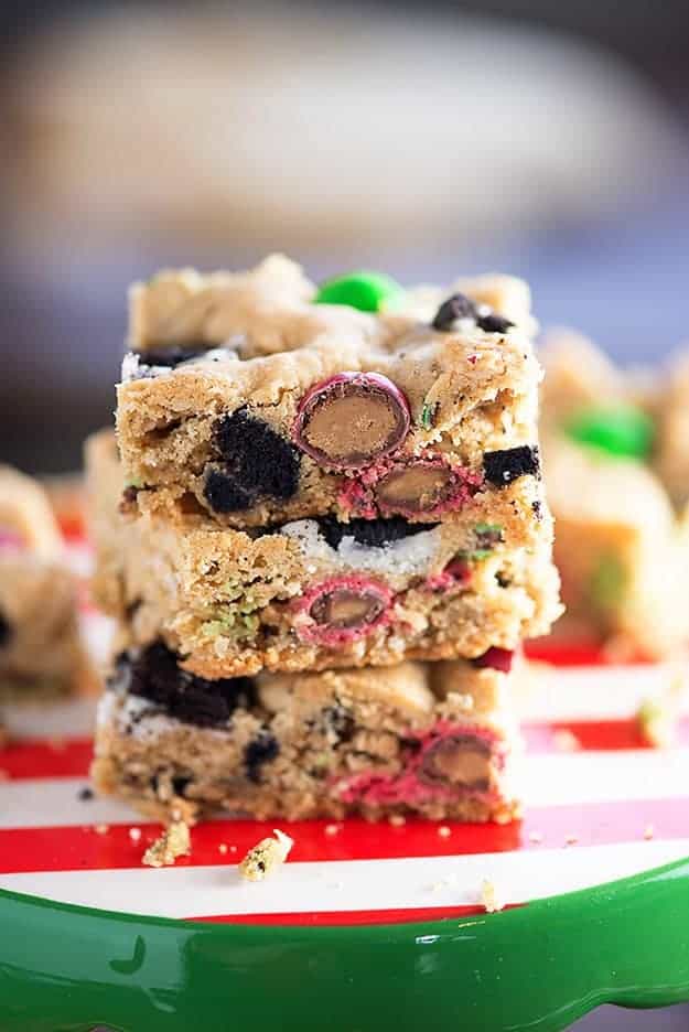 These easy Christmas cookies are loaded with peanut butter, Oreo cookies, and peanut butter m&m candies! Perfect holiday dessert! 