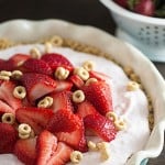 Pie for breakfast!! This yogurt and cereal pie is cool creamy perfection!