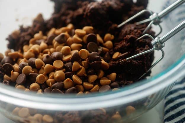 chocolate cookie dough in glass bowl.