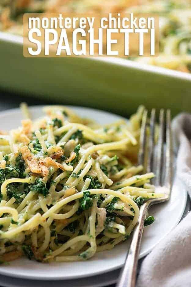 Dieses Rezept für einen Hähnchenauflauf ist pures Wohlfühlessen. Meine Kinder lieben den milden Monterey-Jack-Käse mit Hühnchen in diesem Rezept!