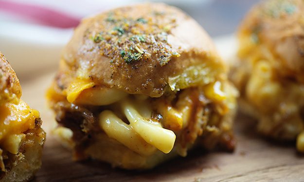 Macaroni and cheese in a slider.