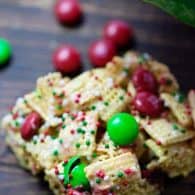 These are a fun twist on the traditional rice krispies treat, all done up for Christmas!