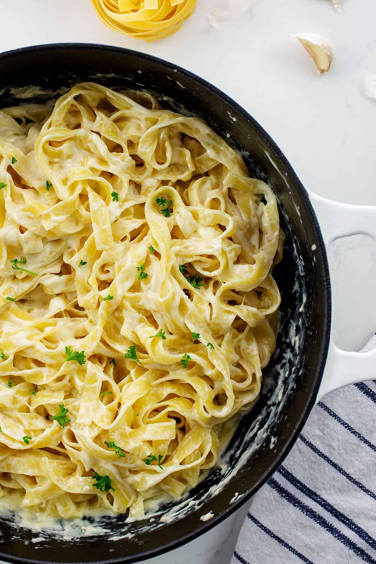 homemade alfredo sauce recipe in pan.