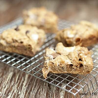 Biscoff smores on a wire cooling rack.