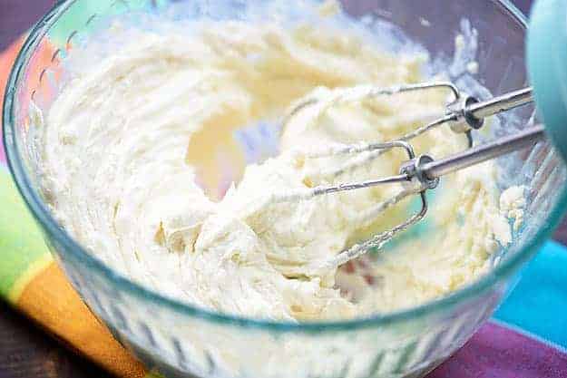 cream cheese mixture for fruit pizza in glass bowl