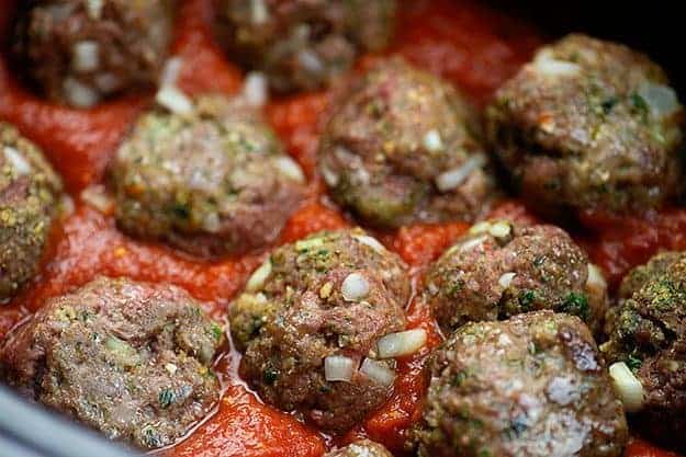 crockpot meatballs in tomato sauce