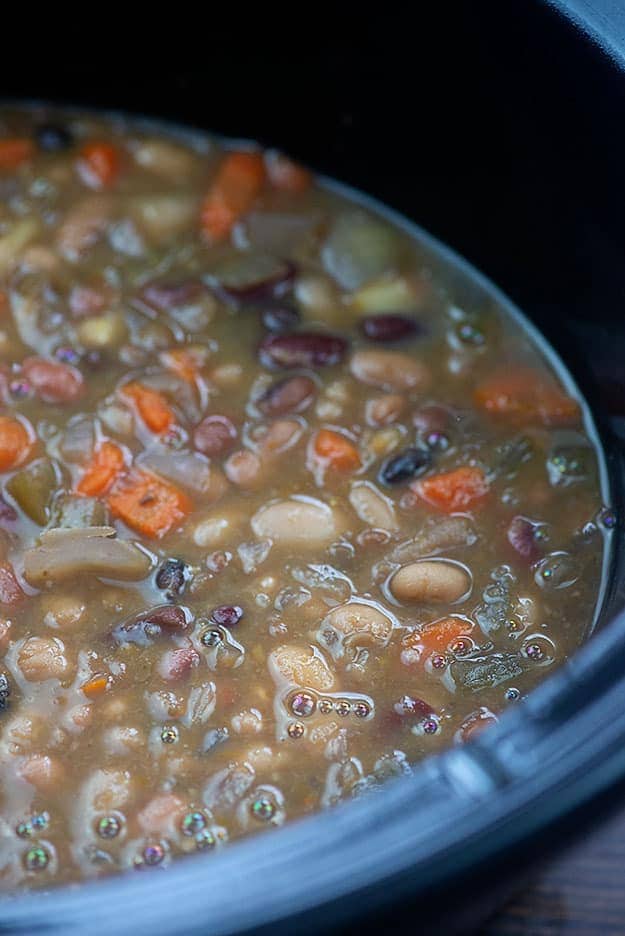 how to make bean soup in slow cooker