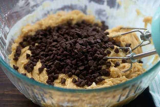 soft cookie dough in glass bowl