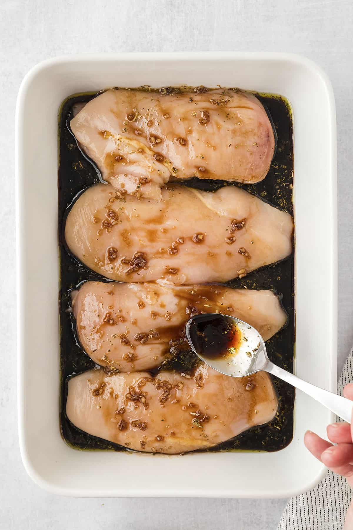 Chicken in marinade.
