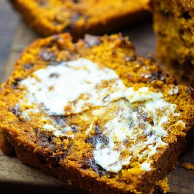 pumpkin chocolate chip bread slices