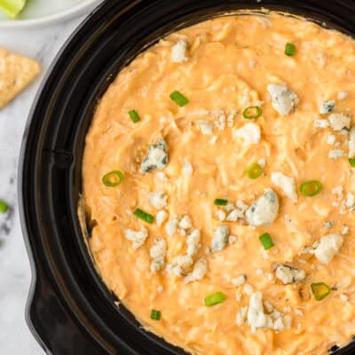 easy buffalo chicken dip in the crockpot