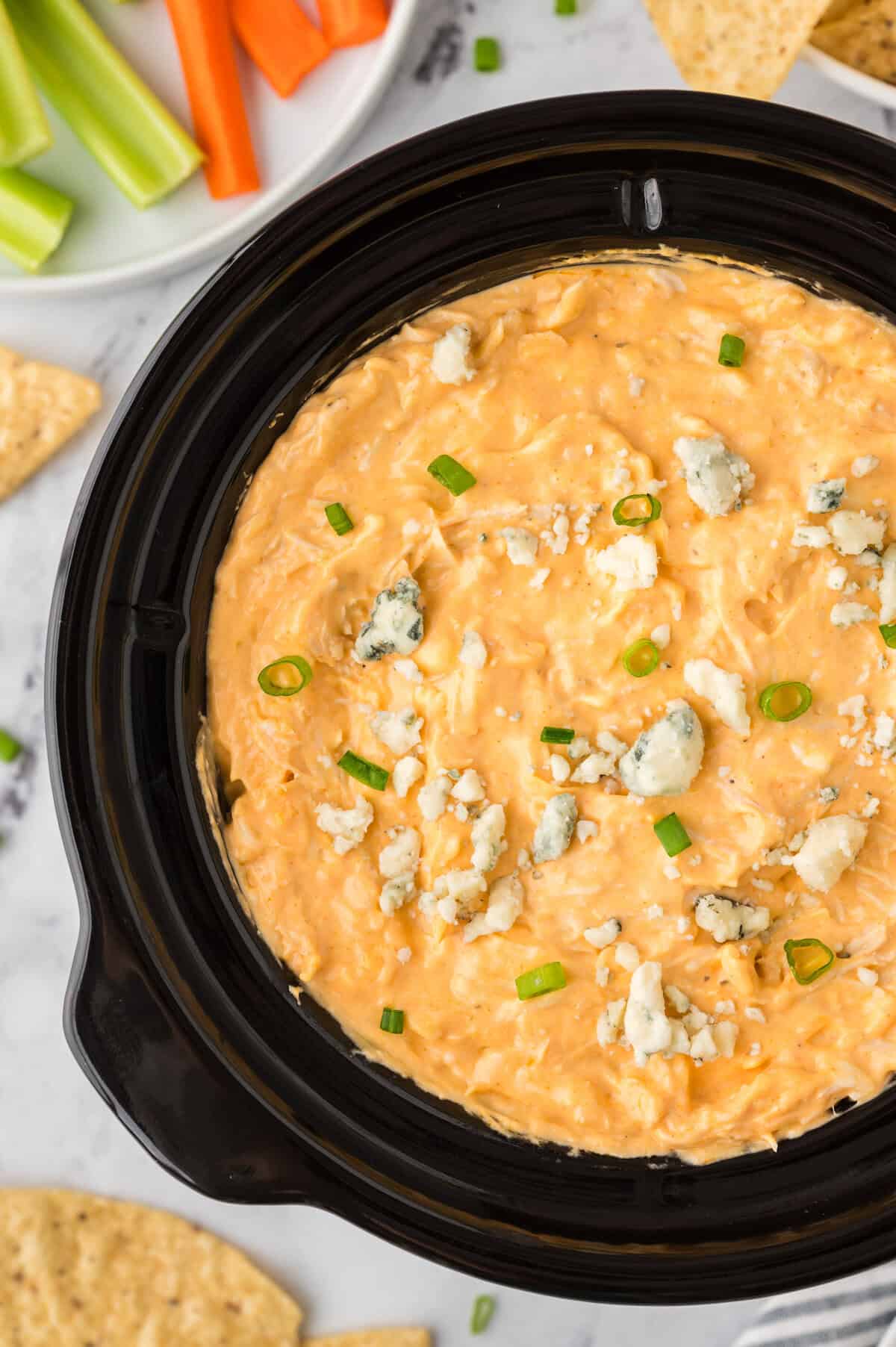 easy buffalo chicken dip in the crockpot