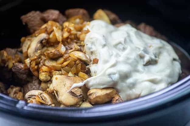 slow cooker beef stroganoff ingredients