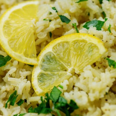 greek rice pilaf with lemon slices
