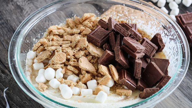 ingredients for s'mores ice cream in glass bowl