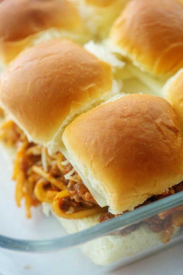 spaghetti sliders in baking dish.