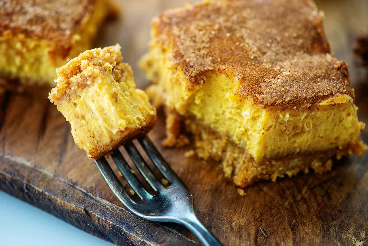 Snickerdoodle Pumpkin Cheesecake Bars