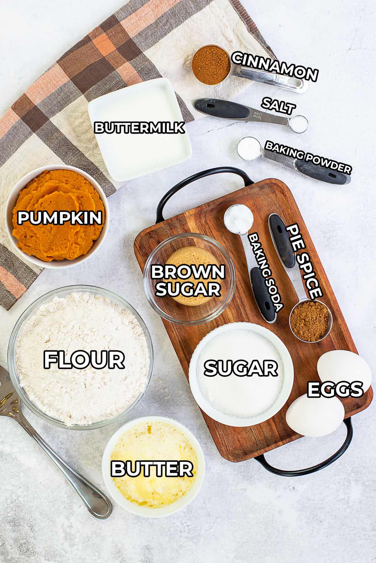 mini pumpkin muffins ingredients.