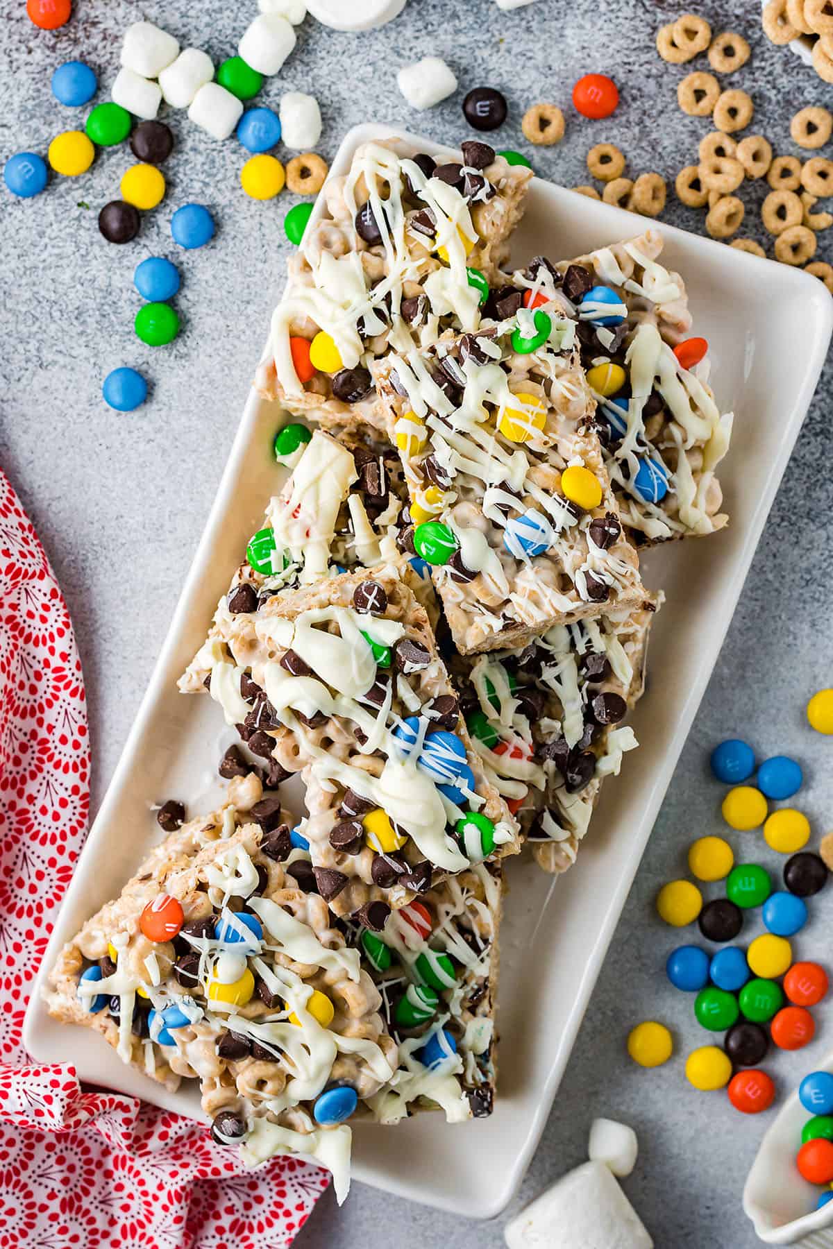 cheerio bars on platter.