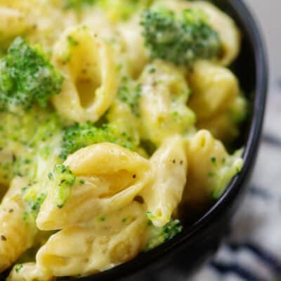 broccoli mac and cheese in bowl.