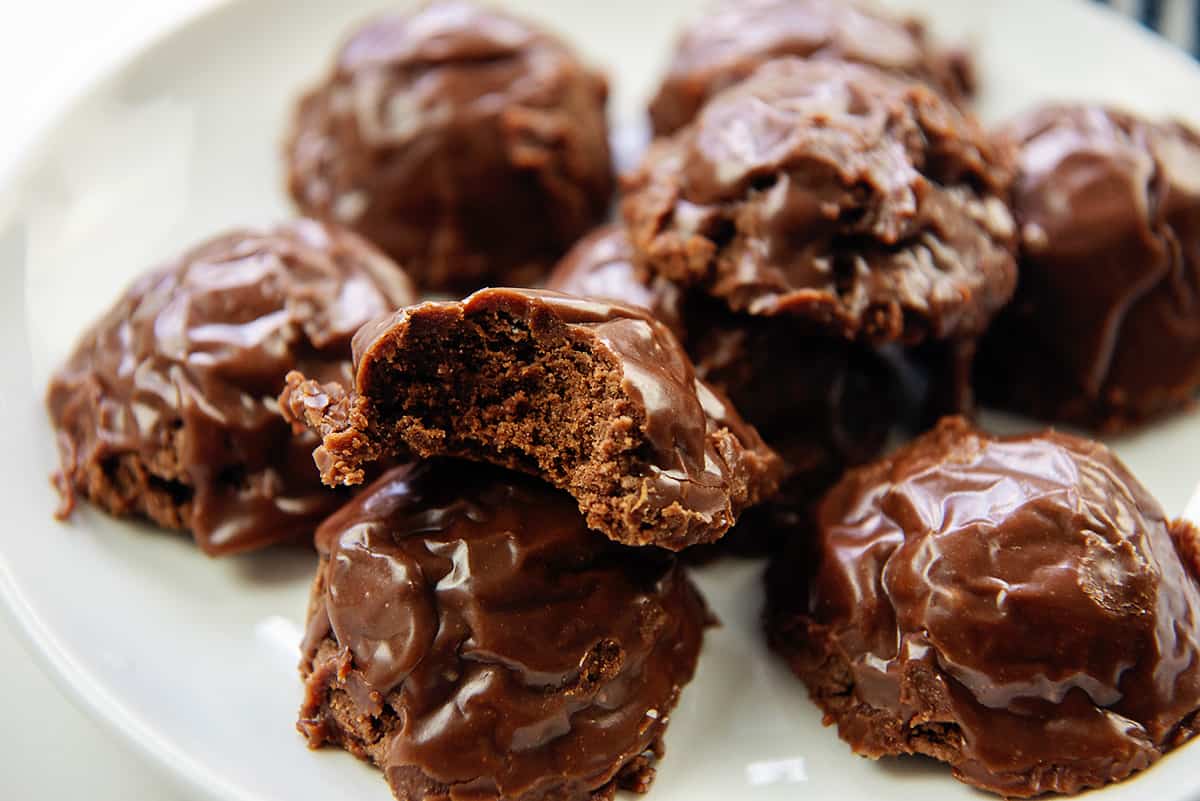 Texas Sheet Cake Cookies [www.bunsinmyoven.com]
