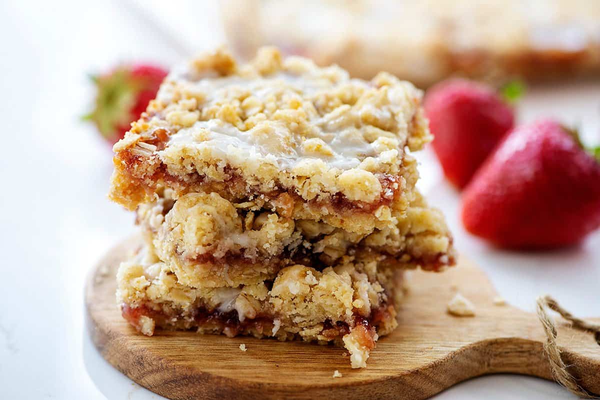 Strawberry Oatmeal Bars