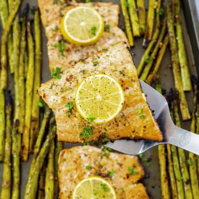 Baked salmon and asparagus on sheet pan.