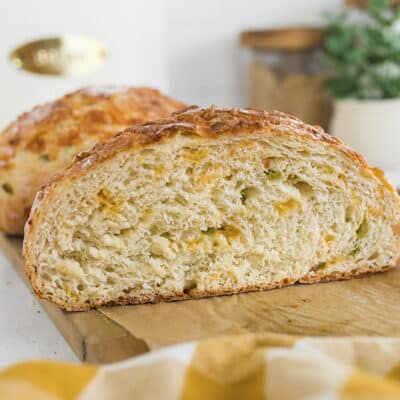 Sliced jalapeno cheddar bread.