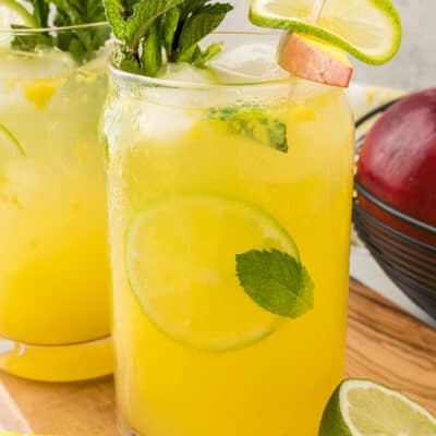 Mango mojito in glass.